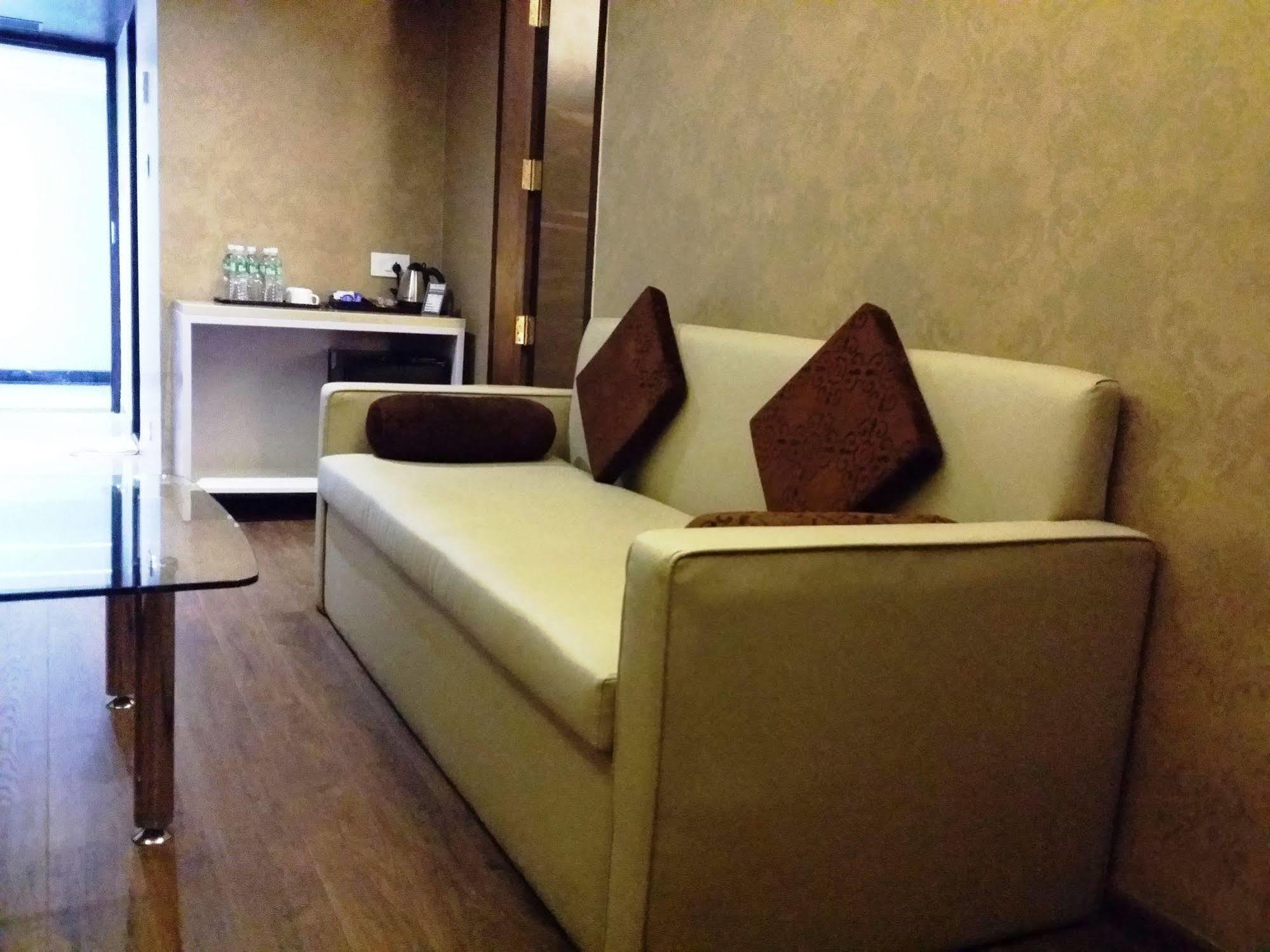 Hotel Oxina Lygon Tiruchirappalli Экстерьер фото