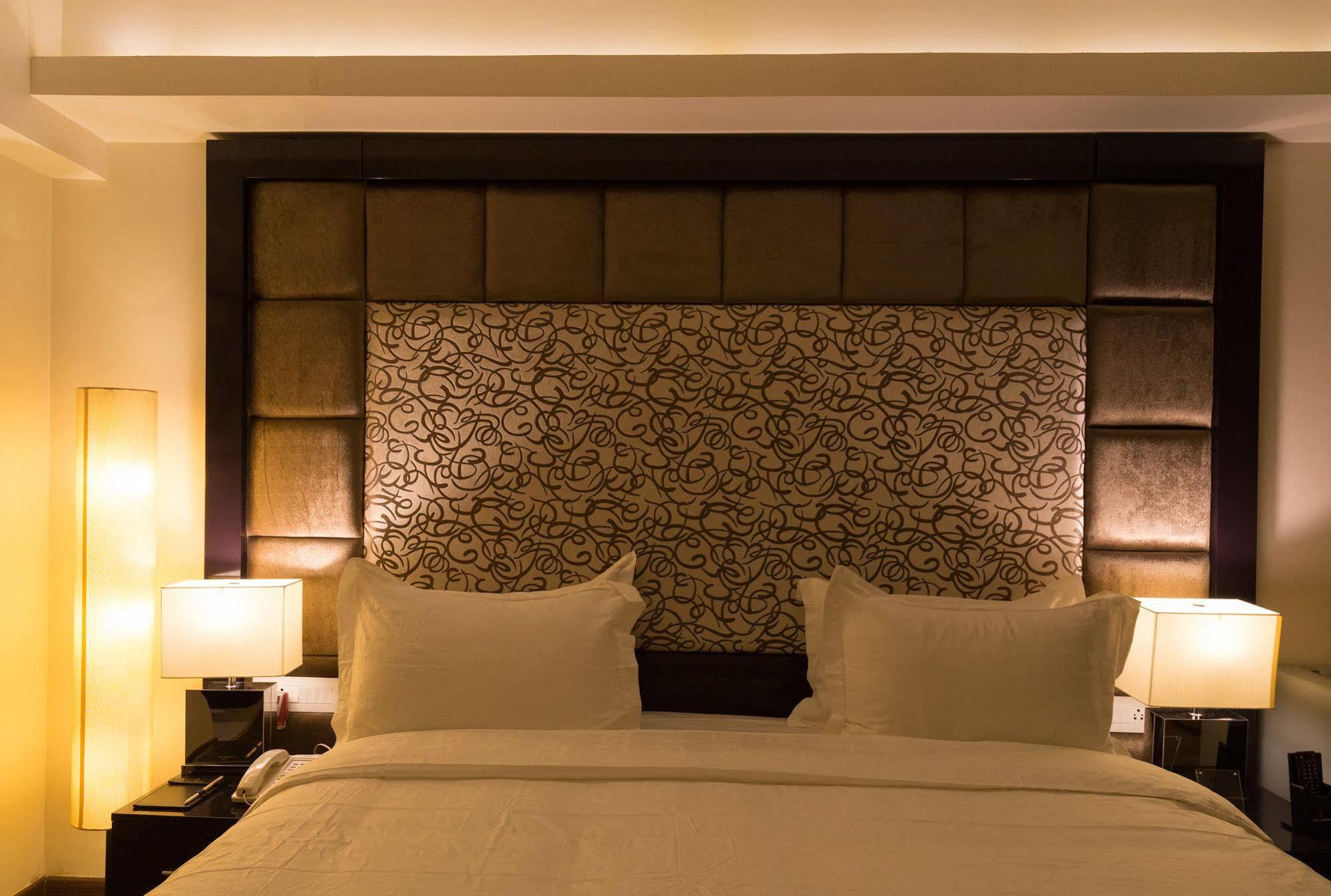 Hotel Oxina Lygon Tiruchirappalli Экстерьер фото