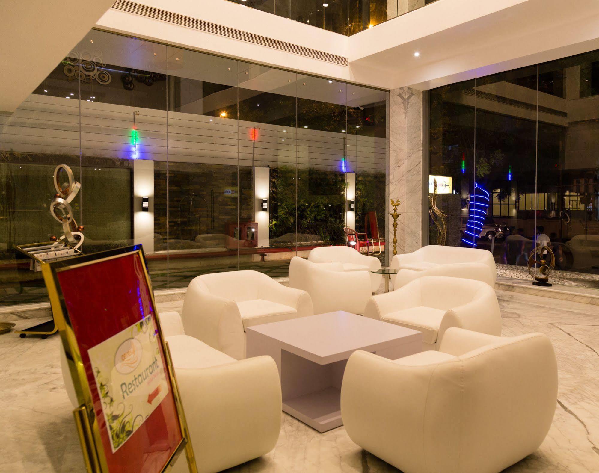 Hotel Oxina Lygon Tiruchirappalli Экстерьер фото