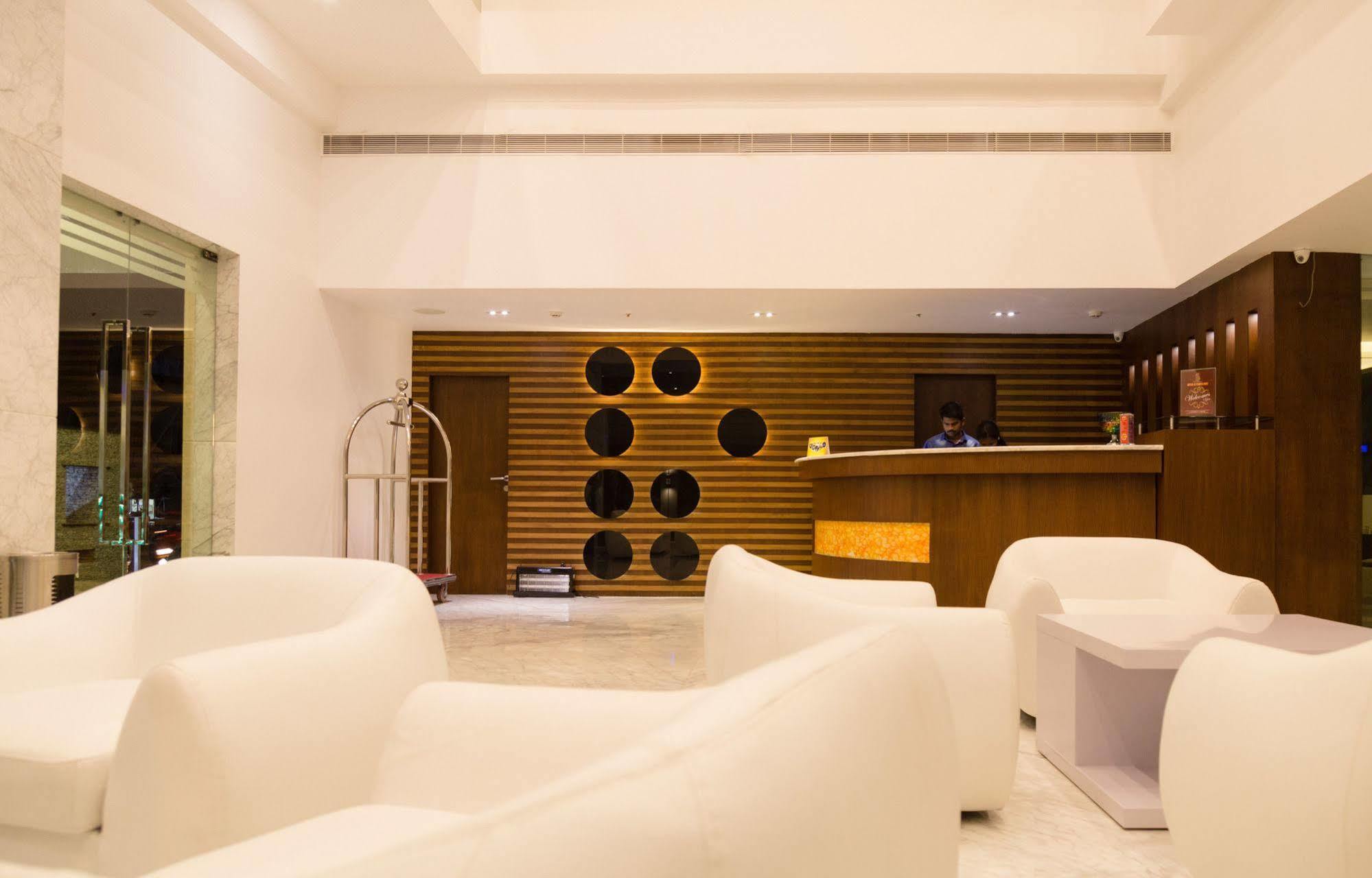 Hotel Oxina Lygon Tiruchirappalli Экстерьер фото